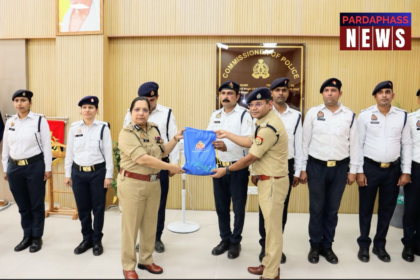 गौतमबुद्धनगर की पुलिस कमिश्नर लक्ष्मी सिंह द्वारा बढ़ते तापमान के दृष्टिगत गर्मी से बचाव हेतु 500 यातायात पुलिसकर्मियों को स्वास्थ्य सुरक्षा किट वितरित की