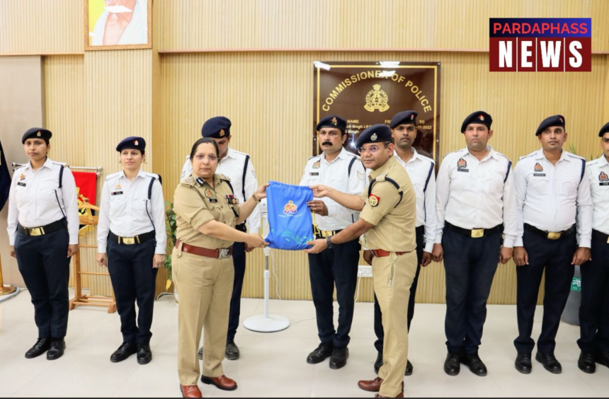 गौतमबुद्धनगर की पुलिस कमिश्नर लक्ष्मी सिंह द्वारा बढ़ते तापमान के दृष्टिगत गर्मी से बचाव हेतु 500 यातायात पुलिसकर्मियों को स्वास्थ्य सुरक्षा किट वितरित की