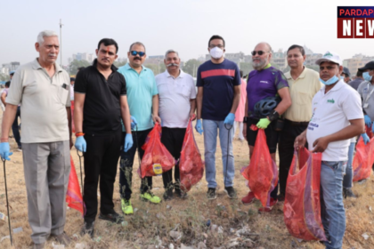 नोएडा के सीईओ ने डीडीआरडब्ल्यूए के साथ मिलकर रामलीला ग्राउंड में स्वच्छता अभियान चलाया।