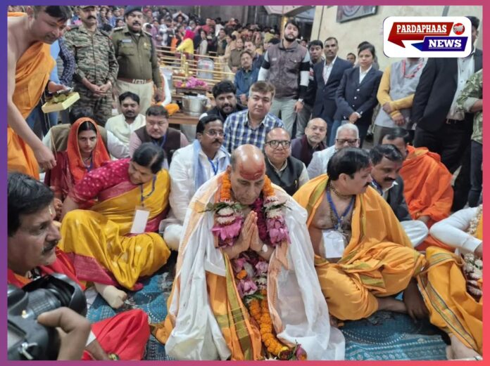 केंद्रीय रक्षा मंत्री राजनाथ सिंह ने किए श्री महाकालेश्वर ज्योतिर्लिंग के दर्शन