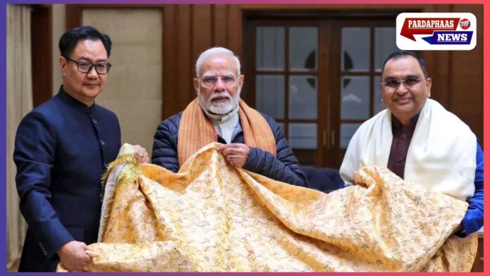 अजमेर शरीफ दरगाह पर पीएम मोदी की चादर चढ़ाने को लेकर राजनीति गरमाई, विपक्ष का तंज