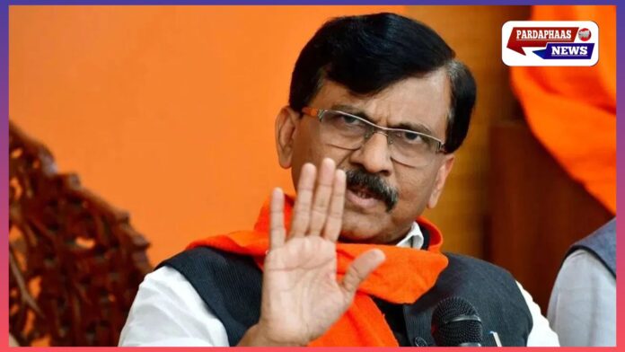 देवेंद्र फडणवीस की तारीफ पर शिवसेना (UBT) का बयान: 
