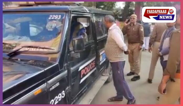 कानपुर कलेक्ट्रेट में फर्जी अफसर बनकर पहुंचा युवक, डीएम ने की जांच