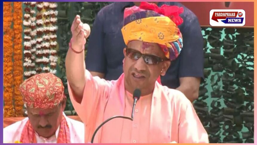 गोरखपुर में होली का उल्लास: सीएम योगी आदित्यनाथ ने जनता संग मनाया रंगों का पर्व