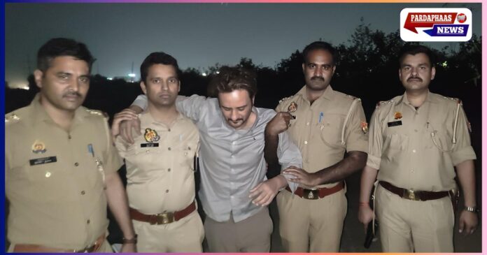 नोएडा में मुठभेड़: चेन स्नैचिंग गैंग का भंडाफोड़, दो बदमाश गोली लगने से घायल, दो गिरफ्तार