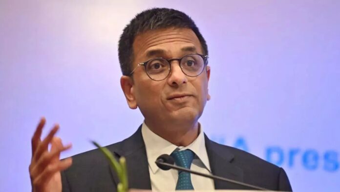 पूर्व CJI चंद्रचूड़ के खिलाफ CBI जांच की मांग, सेवानिवृत्त जज ने राष्ट्रपति को भेजा शिकायती पत्र
