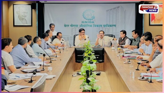 “जेवर विधायक धीरेन्द्र सिंह ने ग्रेनो प्राधिकरण संग की समीक्षा बैठक — किसानों के हक़ की लड़ाई को बताया प्राथमिकता, विकास कार्यों में भी तेजी के निर्देश”