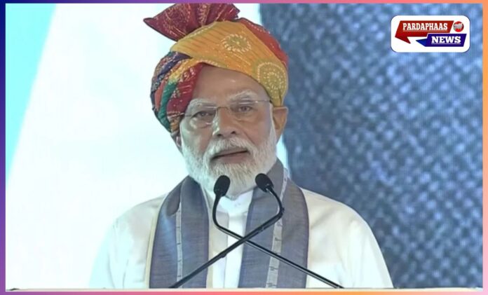 PM मोदी का हिसार में बड़ा हमला: “कांग्रेस ने वोटबैंक के लिए संविधान की आत्मा को रौंदा, वक्फ कानून सबसे बड़ा सबूत”