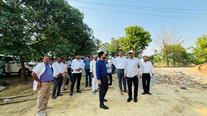 गाजीपुर: विशेष सचिव ने किया पंचायतों का निरीक्षण.
