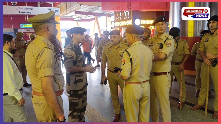 "हाई अलर्ट के साए में बोटैनिकल गार्डन मेट्रो पर CISF और नोएडा पुलिस की संयुक्त मॉक ड्रिल, आपात हालात से निपटने की तैयारियों की गहन समीक्षा"