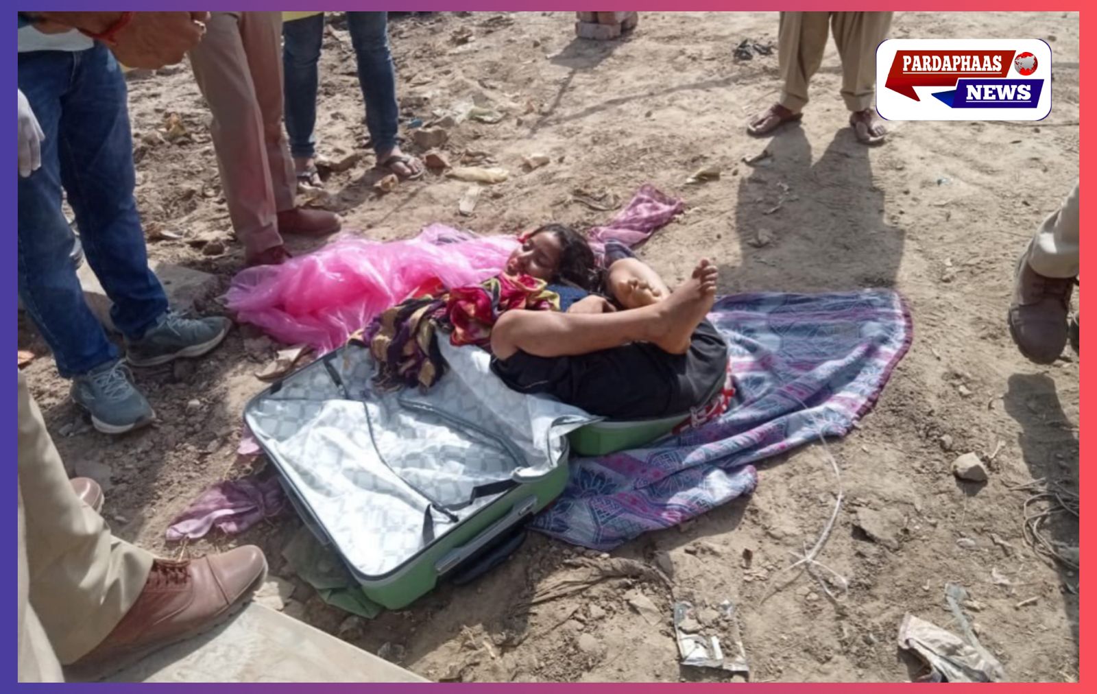 सूटकेस में मिली महिला की लाश से सनसनी: लोनी बॉर्डर थाना क्षेत्र में हत्या की आशंका, पुलिस जांच में जुटी