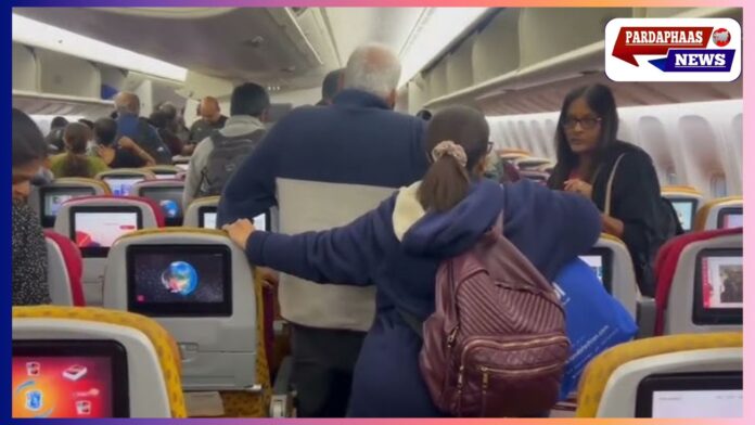 Air India की अमेरिका-मुंबई फ्लाइट में इंजन फेल, कोलकाता में कराई गई इमरजेंसी डिबार्किंग