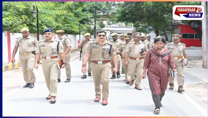 वाराणसी में पुलिस कमिश्नर का बिना लाव-लश्कर औचक निरीक्षण — अतिक्रमण पर FIR, आदर्श पुलिस कॉलोनी की नींव, और त्योहारों पर सौहार्द की तैयारी