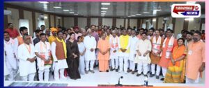 गाजीपुर दौरे पर सीएम योगी: विकास कार्यों की गहन समीक्षा, माफिया मुक्त जिले की घोषणा