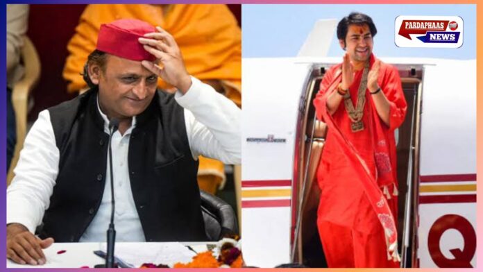 इटावा में कथावाचकों से बदसलूकी ने मचाया सियासी बवाल, अखिलेश यादव ने योगी सरकार और धीरेंद्र शास्त्री पर साधा निशाना