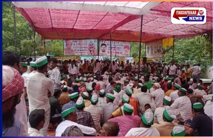 नोएडा प्राधिकरण पर किसानों का हल्ला बोल, सैकड़ों की संख्या में जुटे प्रदर्शनकारी, वार्ता के बाद मिला आश्वासन