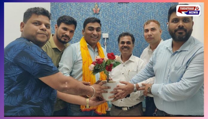 नेफोमा ने राष्ट्रीय चिकित्सक दिवस पर डॉ. अंशुल चंद्रा को किया सम्मानित