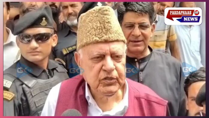 जम्मू-कश्मीर राज्यसभा चुनाव: एनसी को तीन, बीजेपी को एक सीट; फारूक अब्दुल्ला बोले—'बीजेपी ने सौदे की पेशकश की थी' जम्मू-कश्मीर राज्यसभा चुनाव: एनसी को तीन, बीजेपी को एक सीट; फारूक अब्दुल्ला बोले—'बीजेपी ने सौदे की पेशकश की थी'