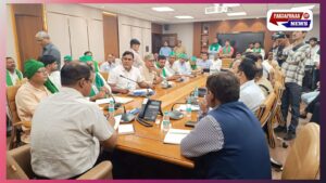 नोएडा प्राधिकरण से किसानों की वार्ता विफल, 3 नवंबर को महापंचायत की घोषणा