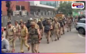 नोएडा में किसानों और पुलिस में भिड़ंत: 81 गांवों के किसानों ने शुरू किया नोएडा प्राधिकरण पर अनिश्चितकालीन धरना, प्रशासन के खिलाफ गूंजे नारे