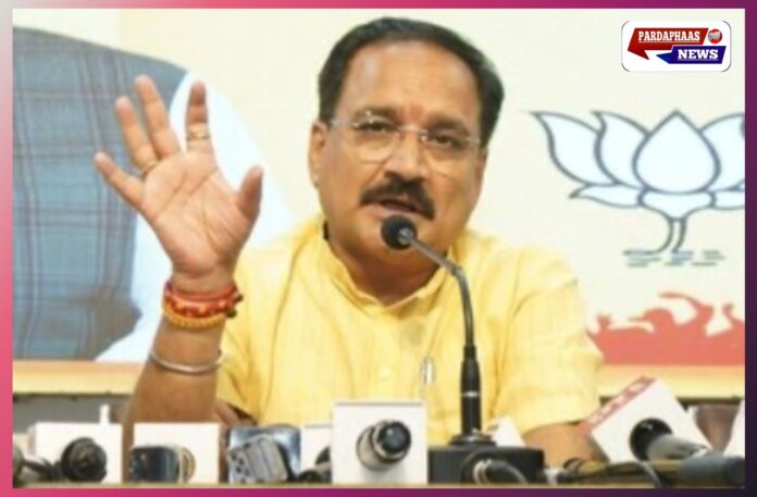 दिल्ली बीजेपी अध्यक्ष ने केजरीवाल पर साधा निशाना, कहा – ‘झूठ और भ्रम की राजनीति अब नहीं चलेगी’