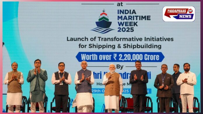 पीएम मोदी ने किया ग्लोबल इन्वेस्टर्स से आह्वान — ‘भारत के पोत परिवहन क्षेत्र में निवेश का यही सही समय’
