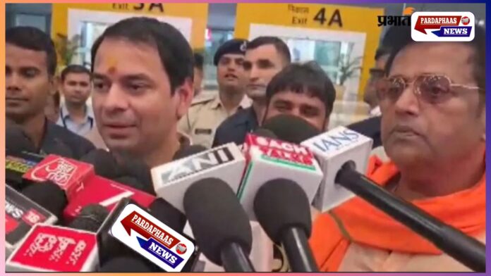पटना एयरपोर्ट पर तेज प्रताप यादव और रवि किशन की मुलाकात से सियासी अटकलें तेज
