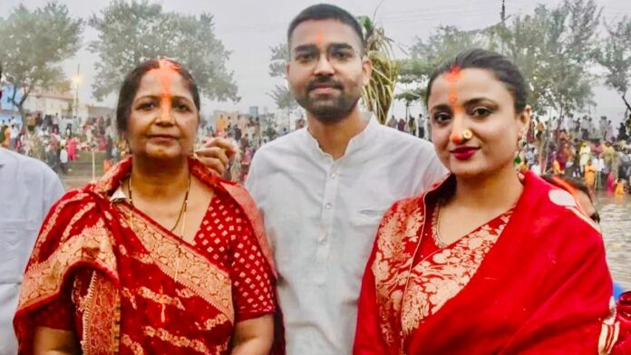 बिहार में नीतीश कुमार ने संभाली मुख्यमंत्री की कमान, 26 नए मंत्रियों ने ली शपथ