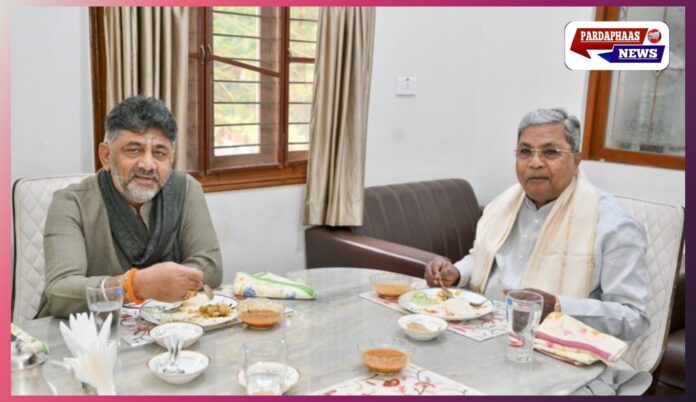 कर्नाटक में सत्ता को लेकर तकरार जारी, ब्रेकफास्ट डिप्लोमैसी से सुलझेगा विवाद?