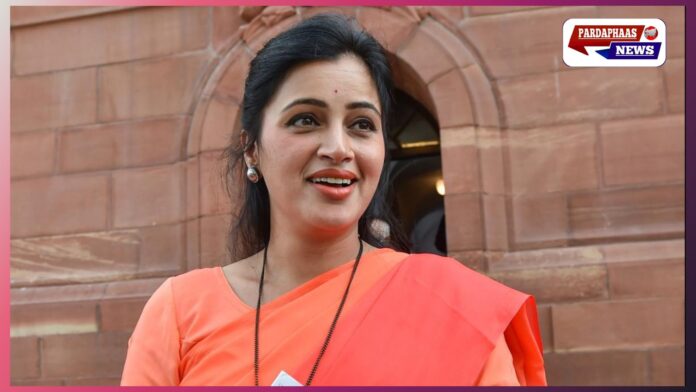 तीन–चार बच्चे पैदा करने की अपील पर नवनीत राणा का बयान विवादों में