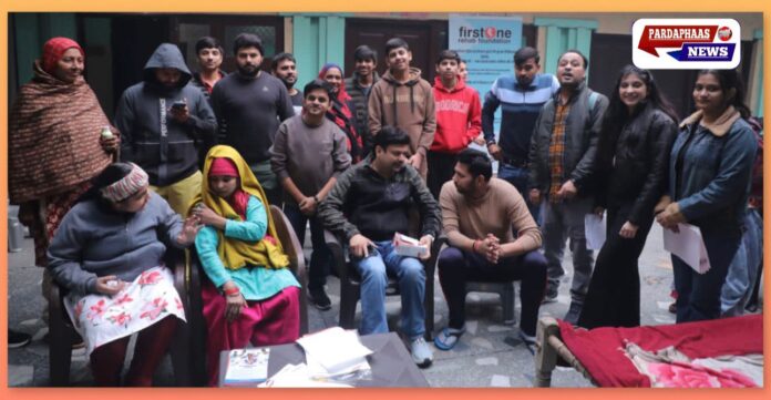 फर्स्ट वन रिहैब फाउंडेशन द्वारा होशियारपुर सेक्टर-51 में निःशुल्क स्वास्थ्य शिविर आयोजित, जांच के साथ दवाएं भी वितरित