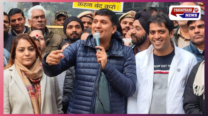 अटल कैंटीन को लेकर AAP का बड़ा आरोप, सौरभ भारद्वाज बोले– कागजों में चल रही हैं कैंटीनें