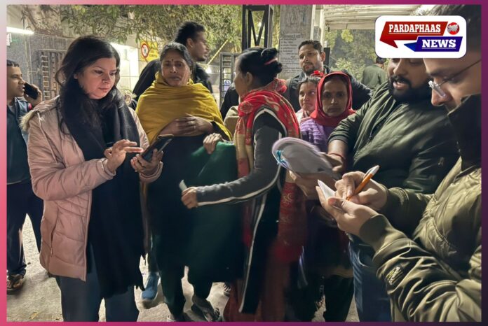 कड़ाके की ठंड में मानवता की गर्माहट ईएमसीटी ने ईएसआई अस्पताल में भर्ती जरूरतमंद मरीजों को बांटे कंबल, सेवा से पसीजा हर दिल