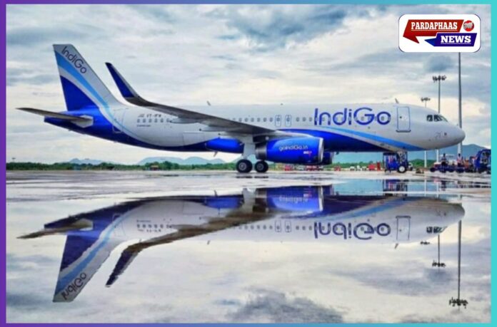 यह रहा **बेहतर, विस्तृत और प्रभावशाली समाचार लेख**, एक **मजबूत हेडलाइन** के साथ: --- ### **इंडिगो मामले में DGCA की सख्त कार्रवाई** ### **जांच रिपोर्ट में खुलासा— जरूरत से ज्यादा ऑप्टिमाइजेशन, क्रू पर अत्यधिक दबाव; CEO को चेतावनी, COO और SVP पर बड़ी कार्रवाई** देश की सबसे बड़ी एयरलाइन इंडिगो के खिलाफ नागरिक उड्डयन महानिदेशालय (DGCA) की जांच रिपोर्ट सामने आने के बाद विमानन क्षेत्र में हड़कंप मच गया है। जांच में इंडिगो के **फ्लाइट ऑपरेशन, क्रू मैनेजमेंट और सॉफ्टवेयर सिस्टम** में गंभीर खामियां पाई गई हैं। DGCA ने इसे **उड्डयन सुरक्षा और क्रू वेलफेयर के लिए गंभीर जोखिम** करार देते हुए शीर्ष स्तर पर सख्त कार्रवाई की है। DGCA की रिपोर्ट के अनुसार, इंडिगो में **ऑपरेशन का जरूरत से ज्यादा ऑप्टिमाइजेशन** किया गया, जिसके चलते न तो क्रू और न ही विमानों के लिए पर्याप्त बैकअप व्यवस्था रखी गई। जांच में यह भी पाया गया कि **नई FDTL (Flight Duty Time Limitation) नियमावली को सही तरीके से लागू नहीं किया गया**, जिससे सुरक्षा मानकों से समझौता हुआ। ### **क्रू पर अत्यधिक दबाव, आराम और रिकवरी समय में कटौती** जांच रिपोर्ट में सामने आया है कि एयरलाइन द्वारा क्रू पर **लगातार अधिकतम ड्यूटी घंटे पूरे करने का दबाव** डाला गया। DGCA ने अपनी रिपोर्ट में डेड-हेडिंग, टेल स्वैप, लंबी और लगातार ड्यूटी जैसी प्रथाओं का उल्लेख किया है। इतना ही नहीं, क्रू को **पर्याप्त आराम और रिकवरी का समय भी नहीं दिया गया**, जिससे थकान (Fatigue) बढ़ने और उड़ान सुरक्षा प्रभावित होने की आशंका जताई गई। रिपोर्ट में यह भी कहा गया है कि क्रू शेड्यूलिंग और ऑपरेशन को संभालने वाले **सॉफ्टवेयर और मैनेजमेंट सिस्टम में गंभीर कमियां** थीं, जिनके कारण नियमों का पालन सुनिश्चित नहीं हो पाया। ### **शीर्ष प्रबंधन पर गिरी गाज** DGCA ने इस मामले में कड़ा रुख अपनाते हुए इंडिगो के **CEO को औपचारिक चेतावनी** जारी की है। वहीं, **COO (Accountable Manager)** को भी वार्निंग दी गई है। सबसे बड़ी कार्रवाई करते हुए DGCA ने **SVP (OCC – Operations Control Center)** को तत्काल प्रभाव से **ऑपरेशनल जिम्मेदारियों से हटाने के निर्देश** दिए हैं। इसके अलावा, **फ्लाइट ऑपरेशन और क्रू प्लानिंग से जुड़े अन्य वरिष्ठ अधिकारियों को भी चेतावनी** जारी की गई है और भविष्य में ऐसी लापरवाही दोबारा न होने की सख्त हिदायत दी गई है। ### **DGCA का सख्त संदेश— सुरक्षा से समझौता नहीं** DGCA ने साफ शब्दों में कहा है कि **यात्री सुरक्षा और क्रू वेलफेयर से किसी भी प्रकार का समझौता बर्दाश्त नहीं किया जाएगा**। यदि आगे भी नियमों के उल्लंघन की शिकायतें सामने आती हैं, तो और कठोर कार्रवाई की जाएगी। विशेषज्ञों का मानना है कि यह कार्रवाई **एयरलाइन इंडस्ट्री के लिए एक कड़ा संदेश** है कि मुनाफे और ऑप्टिमाइजेशन के नाम पर सुरक्षा मानकों को नजरअंदाज नहीं किया जा सकता। --- अगर चाहें तो मैं इसे 🔹 **टीवी डिबेट स्क्रिप्ट** 🔹 **सोशल मीडिया ब्रेकिंग न्यूज़ फॉर्मेट** 🔹 **संक्षिप्त बुलेट न्यूज़** 🔹 **एंकर कॉपी / एक्सप्लेनर** के रूप में भी तैयार कर सकता हूँ।