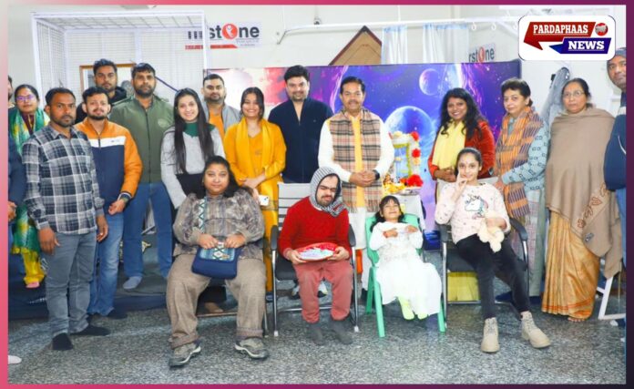 बसंत पंचमी पर फर्स्ट स्टोन रिहैब फाउंडेशन पहुंचे केंद्रीय मंत्री बीएल वर्मा, दिव्यांग बच्चों को शिक्षा का दिया संदेश