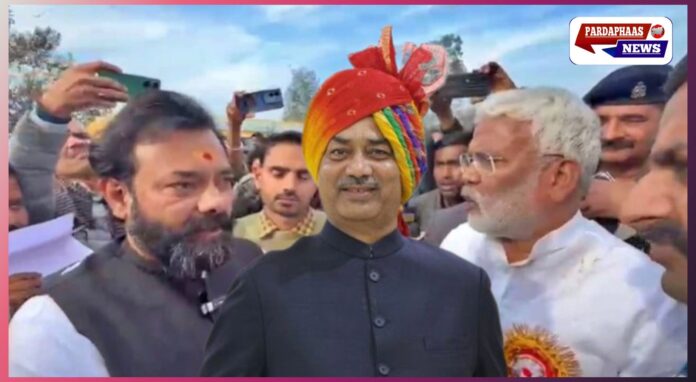 मंत्री का काफिला रोकने पर बवाल: BJP ने विधायक बृजभूषण राजपूत को भेजा नोटिस, पिता पूर्व सांसद ने मांगी माफी