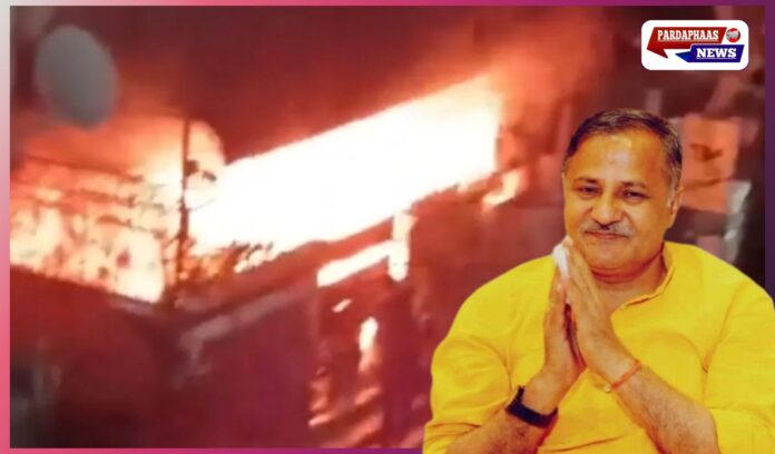 गाजियाबाद में भाजपा नेता के घर भीषण आग, तीन धमाकों से दहशत – शॉर्ट सर्किट या साजिश?