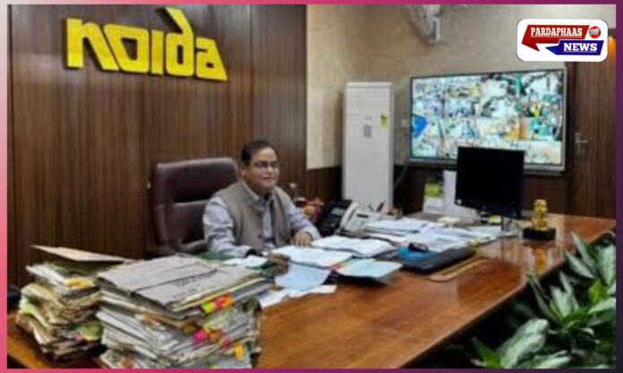 नोएडा प्राधिकरण सीईओ कृष्णा करुणेश की पहल: नोएडा प्राधिकरण के 4800 आउटसोर्स कर्मचारियों को मिलेगा 5 लाख तक का मेडिकल बीमा
