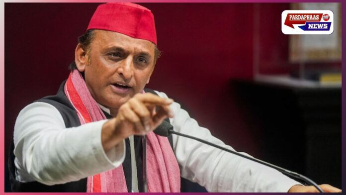 इजराइल-ईरान युद्ध पर अखिलेश यादव का केंद्र पर हमला, बोले– भारत शांति की पहल करता तो ‘विश्वगुरु’ बन सकता था, LPG संकट के लिए सरकार जिम्मेदार