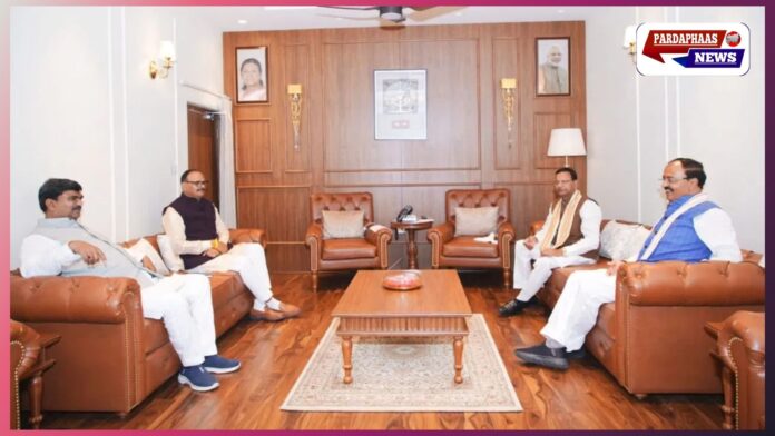 लखनऊ में BJP की हाई-लेवल रणनीतिक बैठक: 2027 चुनाव, संगठनात्मक फेरबदल और आयोगों की नियुक्तियों पर मंथन