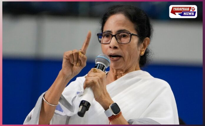 “रानीगंज रैली में ममता बनर्जी का BJP पर तीखा हमला: ‘रघुनाथगंज हिंसा भड़काने पर शर्म करे भाजपा, दिल्ली में भी देंगे चुनौती’”