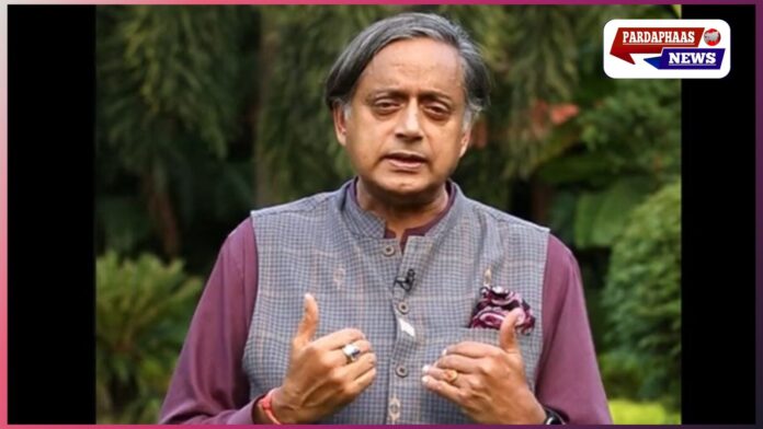 चुनावी प्रचार के दौरान हमला: शशि थरूर के काफिले पर पथराव, गनमैन-ड्राइवर घायल