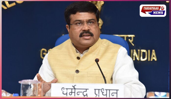 “तीन-भाषा फॉर्मूला पर सियासी घमासान: धर्मेंद्र प्रधान का स्टालिन पर पलटवार, बोले—NEP 2020 ‘भाषाई आजादी’ का रास्ता”