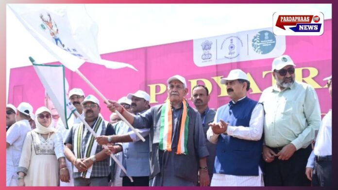 ‘नशा मुक्त जम्मू-कश्मीर’ के लिए 100 दिवसीय अभियान शुरू: मनोज सिन्हा ने दिखाई सख्ती, नार्को-टेरर नेटवर्क पर कसा जाएगा शिकंजा