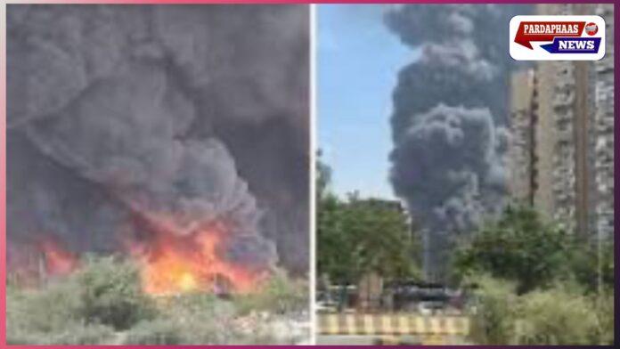 इंदिरापुरम में भीषण अग्निकांड: 300 झुग्गियां जलकर खाक, 2 बच्चे लापता, 2 किमी दूर तक दिखा धुएं का गुबार