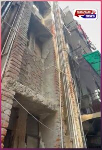 “WORLD CLASS CITY’ के दावों के बीच मौत के साए में जिंदगी!” — नोएडा सेक्टर-122 के जनता फ्लैट्स की बदहाली ने खोली विकास मॉडल की पोल